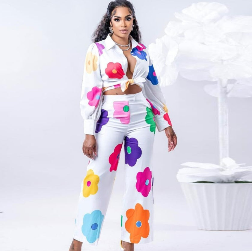 Colorfull Printed Flowers Blouse And Pants